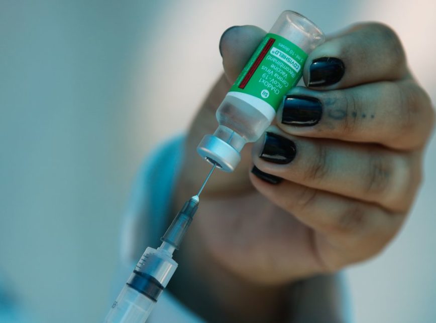 Fiocruz minimiza preocupações com vacina de Oxford