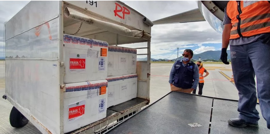 Vacinação contra covid é suspensa por falta de doses em Florianópolis 