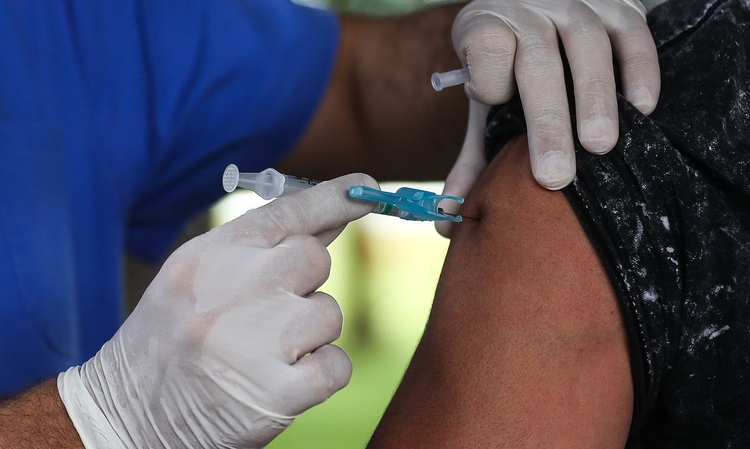 Mais de 238 mil doses da vacina contra covid já foram aplicadas no AM