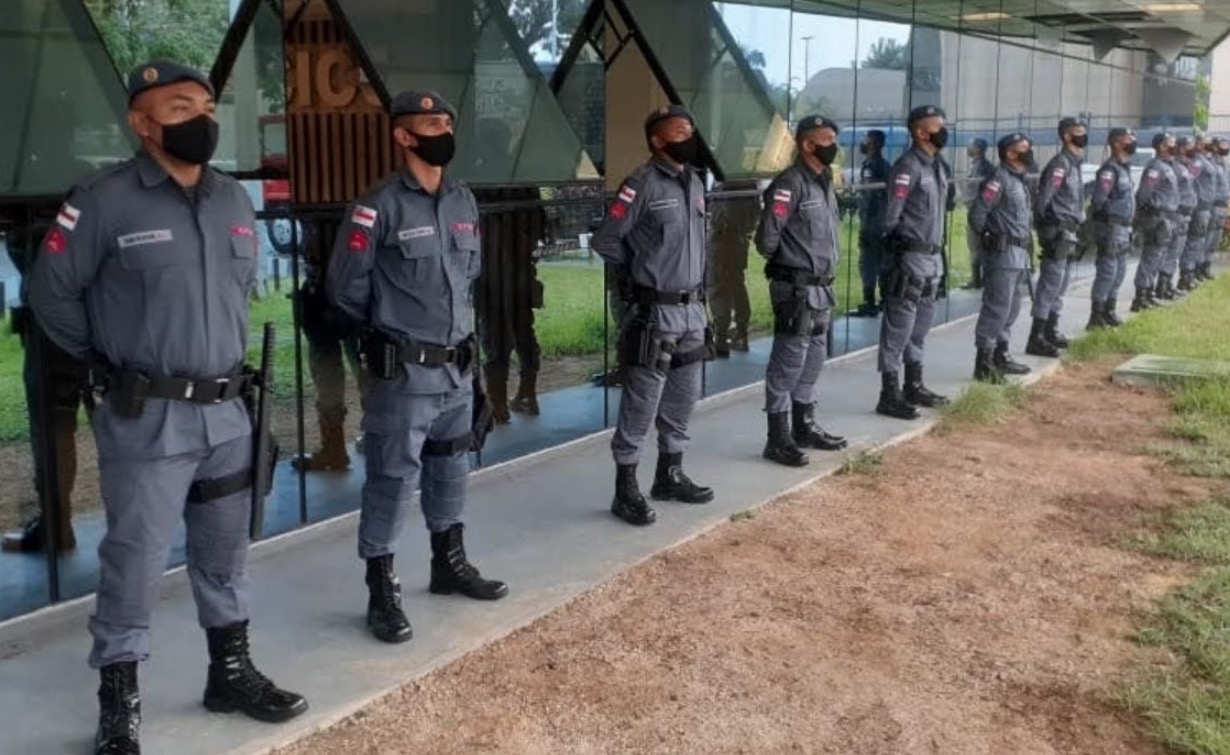 DPU pede na Justiça suspensão da vacinação de policiais e bombeiros no AM
