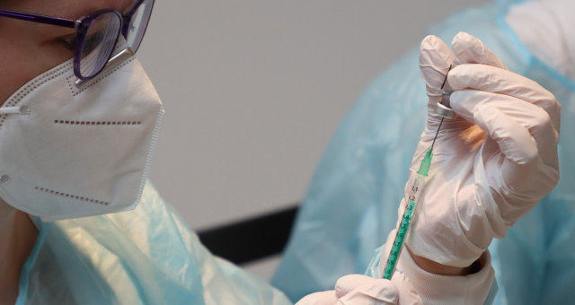 Estado Unidos liberam Pfizer para adolescentes de 12 a 15 anos