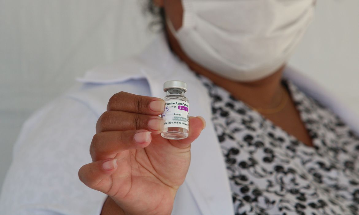 Espírito Santo inicia estudo com meia dose de vacina contra coronavírus