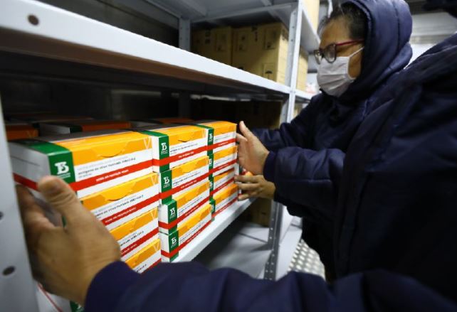 Distribuição de vacinas para o interior do Amazonas começa hoje