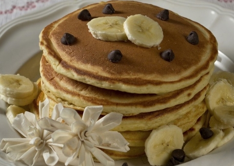 Aprenda a fazer panqueca de banana com apenas 2 ingredientes