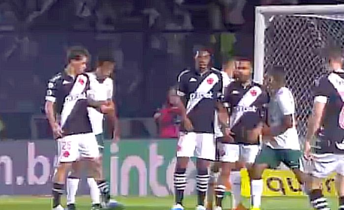 Vasco: STJD determina portões fechados em São Januário por 30 dias