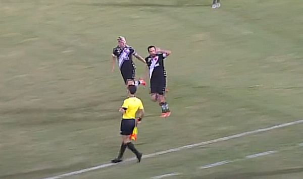 Pec faz golaço de cavadinha, Vasco bate Portuguesa e vence a 1ª no Carioca