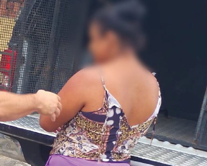 Filha é presa após agredir e ameaçar pai idoso com terçado em Alvarães