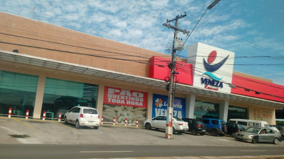 Supermercado Veneza deve indenizar cliente que comprou linguiça estragada 