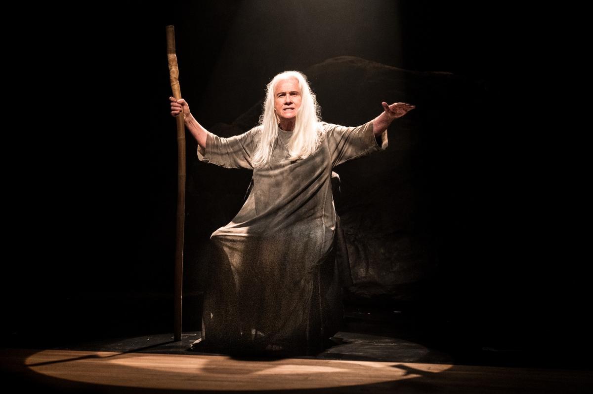 Vera Holtz apresenta 'Ficções' hoje no Teatro Amazonas