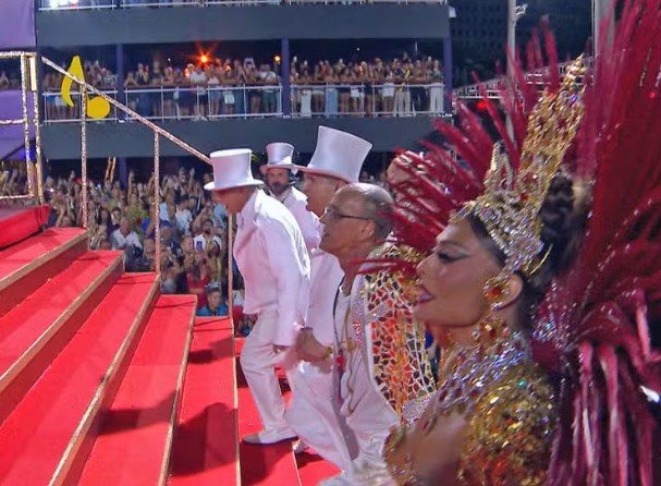Viradouro e Beija-Flor brilham na Sapucaí com emoção e presença de famosas