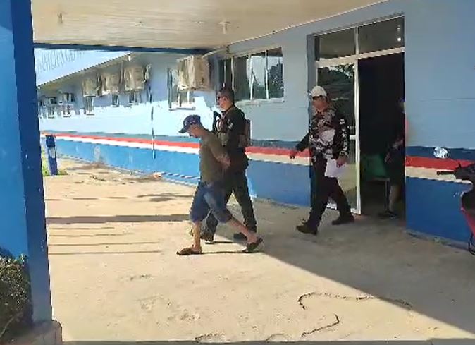 Foragido por matar homem a facadas durante discussão é preso no Amazonas 