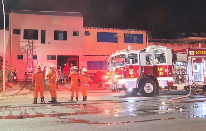 Dois homens morrem em incêndio criminoso em pousada 
