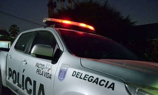 Menino de 10 anos é assassinado a tiros enquanto dormia; irmãs são baleadas