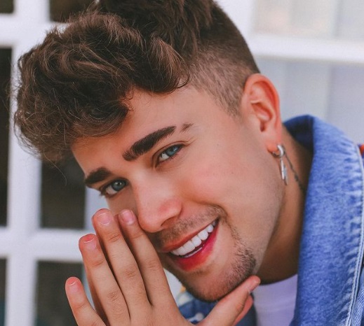 Ex de Viih Tube se pronuncia após simular sexo com gato em vídeo