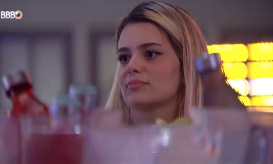 Viih Tube diz que toma 2 laxantes ao dia: ‘quase 2 meses que não faço cocô’