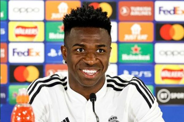 Em litígio com a Nike, Vini Jr. se esquiva: 'A gente tem contrato'