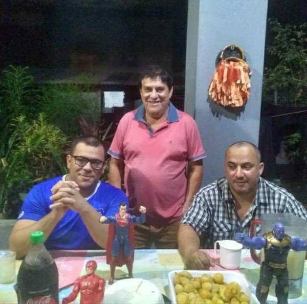 Mulher perde pai e tio em menos de três meses por covid, avô também morreu