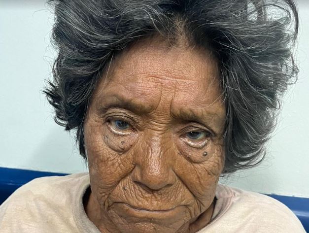 HPS Platão Araújo pede ajuda para encontrar família de idosa desorientada