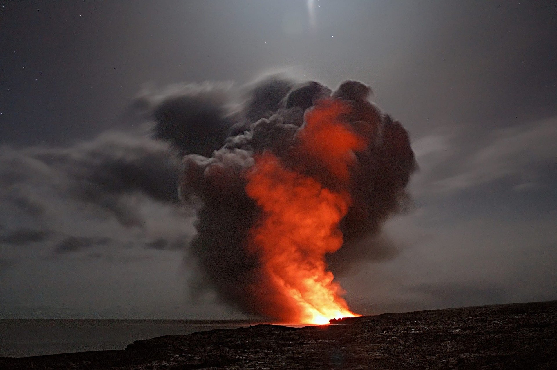 Astronauta registra erupção do vulcão de La Palma vista da estação espacial