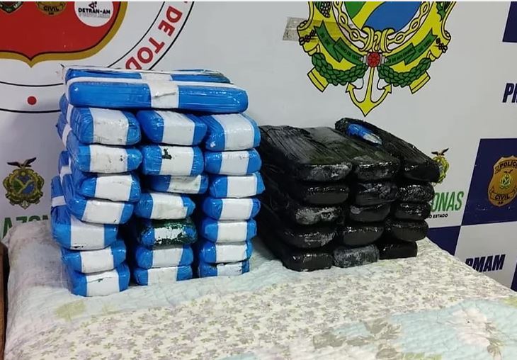 Drogas avaliadas em R$ 2 milhões são achadas dentro de barco no Amazonas