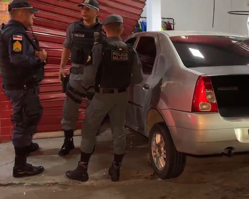 Motorista bêbado é preso após invadir drogaria com carro em Manaus