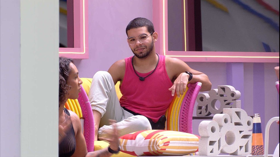 Vyni fica de fora da reunião do Lollipop: 'povo soltou a minha mão'