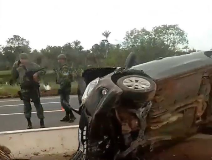 Acidente com carro na AM-070 deixa 4 pessoas feridas, entre elas 2 crianças