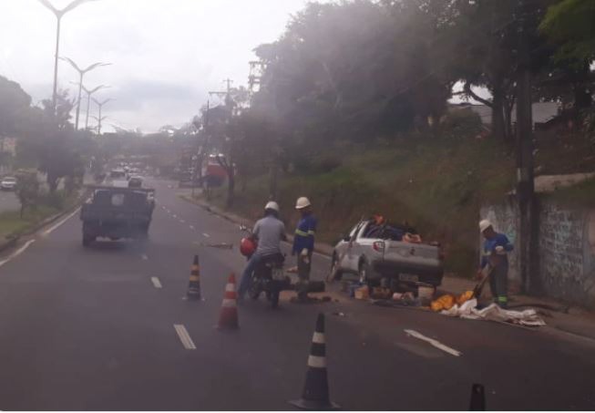Obra emergencial complica trânsito em avenida de Manaus 