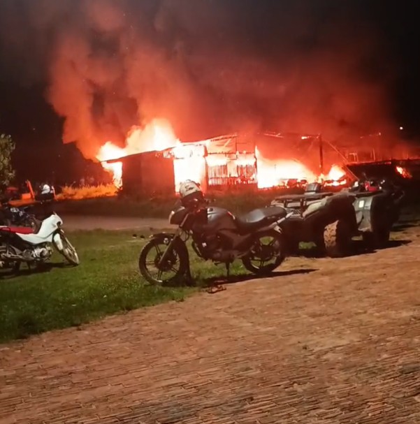 Vinte policiais são enviados para reforçar segurança em Envira após noite de ataques 