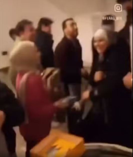 Rebeldes e civis saqueiam casas do ditador Bashar al-Assad na Síria