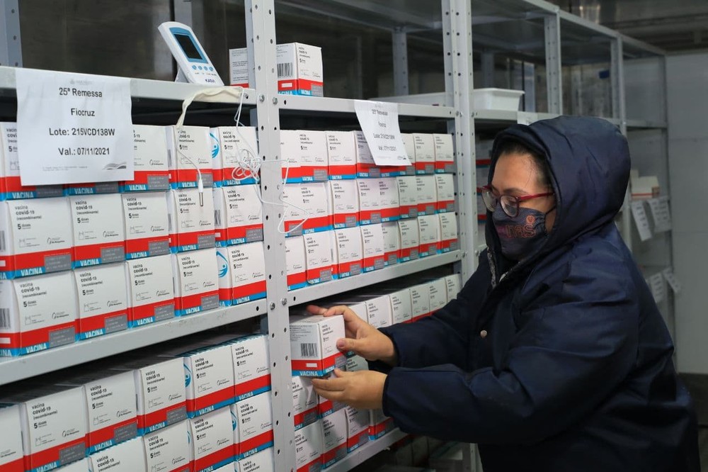 Amazonas recebe mais 94 mil doses de vacinas contra Covid-19