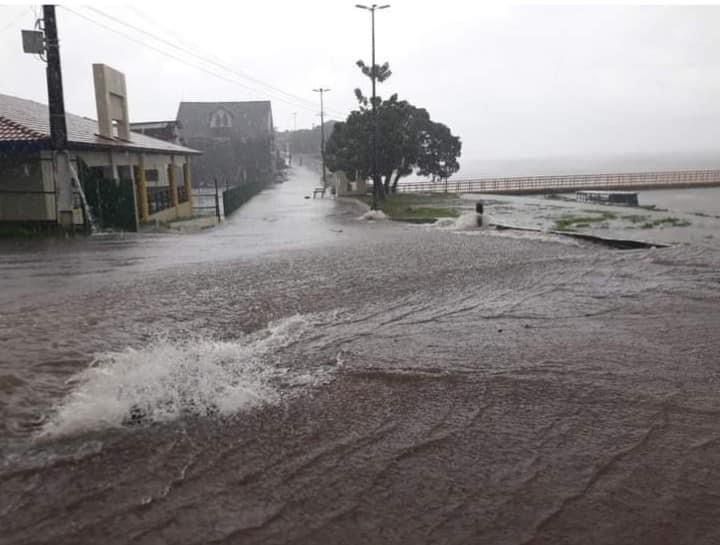 Quarta-feira é de chuva forte em quatro cidades no Amazonas 