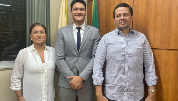 Aprovado em concurso é empossado como Procurador de Manaus