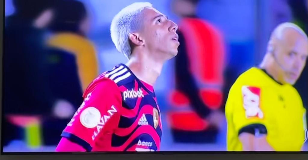 Flamengo arranca empate com gol do amazonense Werton