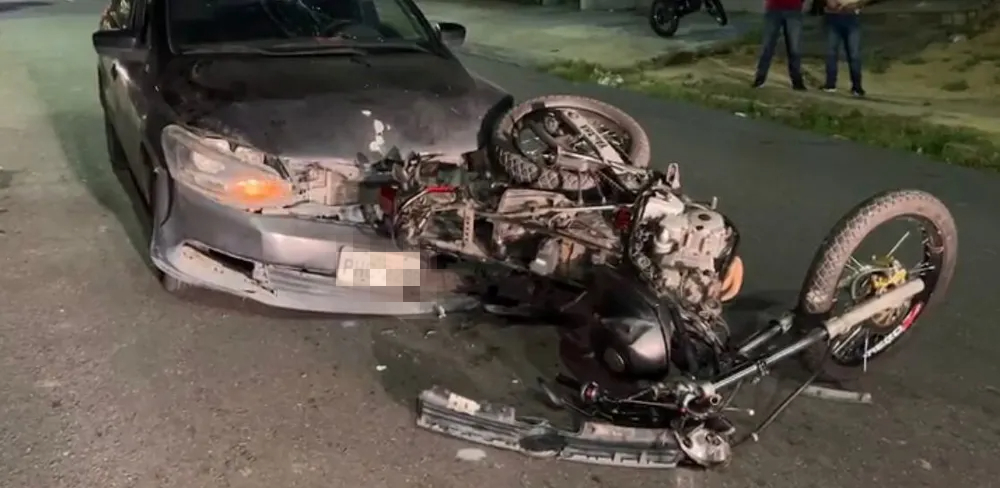 Acidente: Carro entra na contramão e atinge motociclista em Manaus