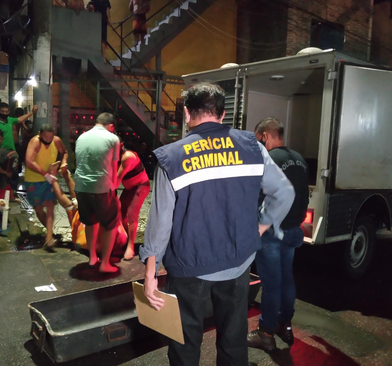 Homem é executado com mais de 15 tiros dentro de kitnet em Manaus