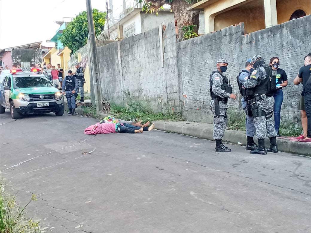 Homens são torturados até a morte e têm corpos jogados em rua de Manaus