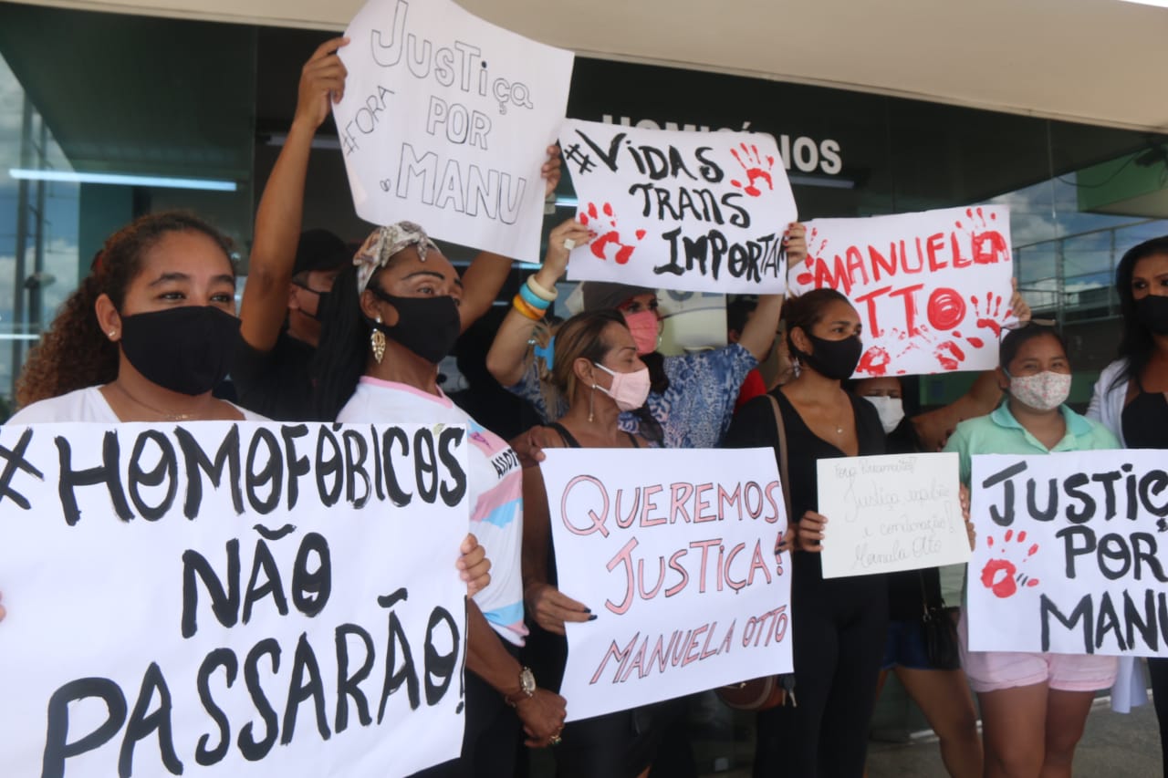 Família pede justiça e expulsão de PM suspeito de matar trans em Manaus