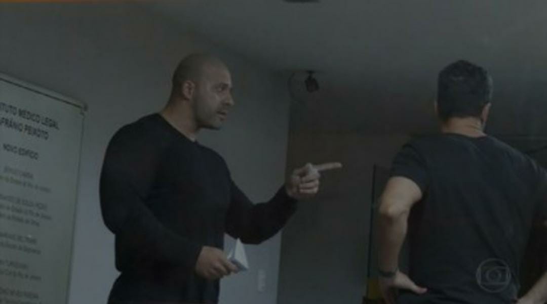 Moraes autoriza inquérito e investiga Daniel Silveira por suposto desacato