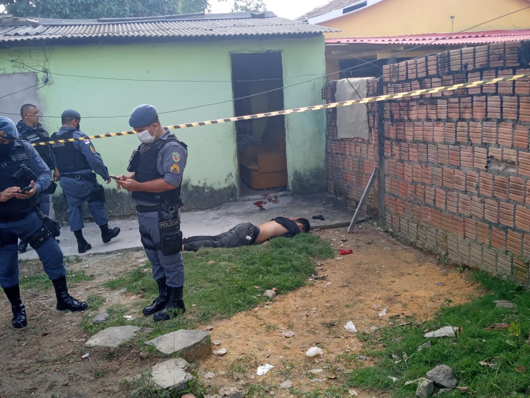 Suspeito de assalto é morto ao tentar se esconder em residência de Manaus