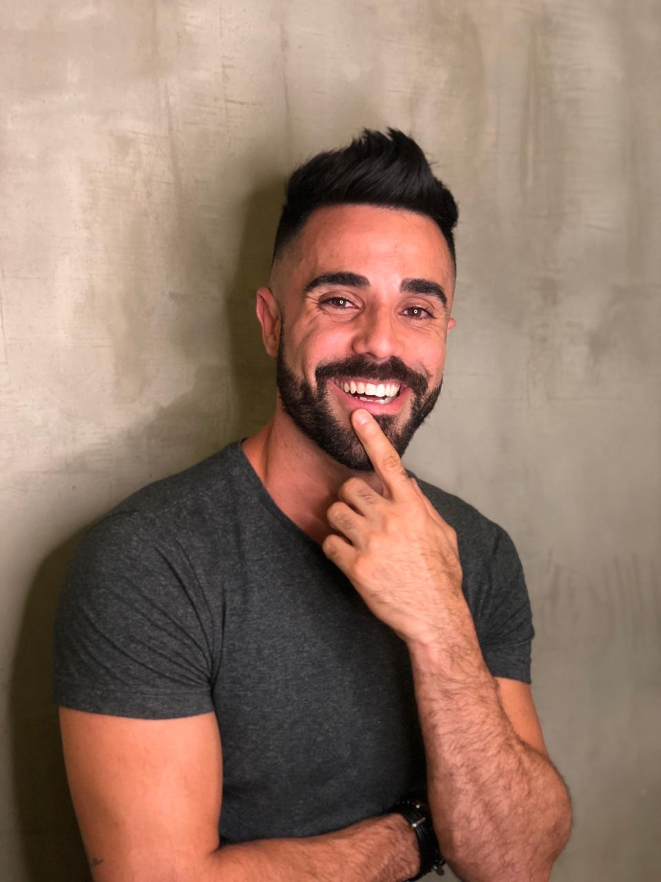 Inscrições abertas para o curso online de teatro com Victor Maia