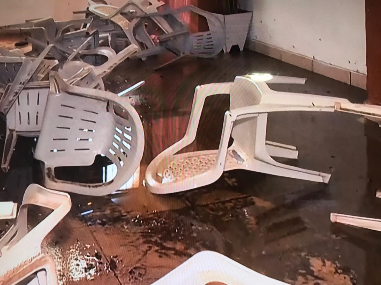 Forte chuva causa estragos em vários bairros de Manaus 