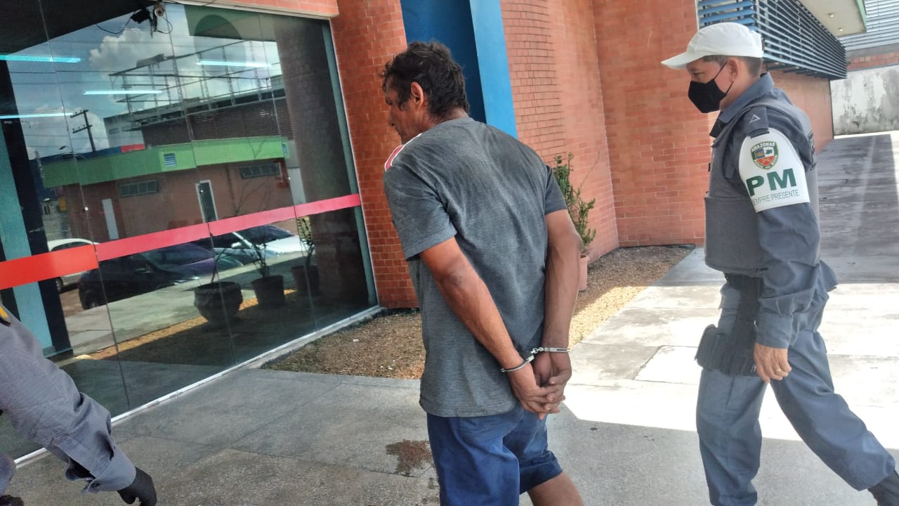 Suspeito é preso ao cravar faca no coração de homem durante briga em Manaus