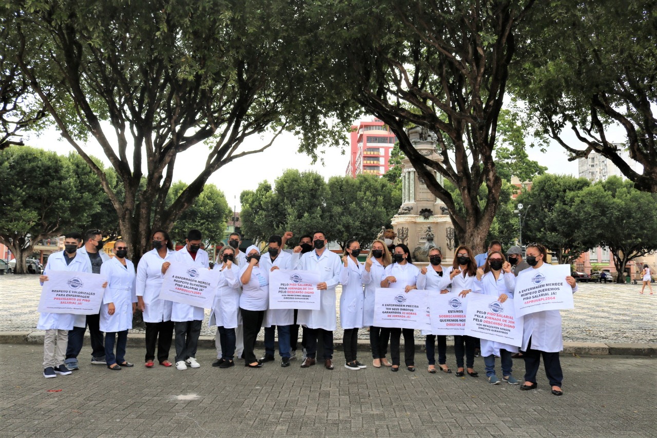 Coren AM presta homenagem a enfermeiros vítimas da covid-19 em Manaus