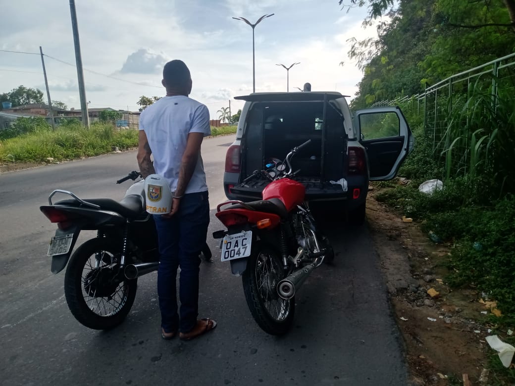 Homem com moto roubada é detido durante operação de trânsito em Manaus 