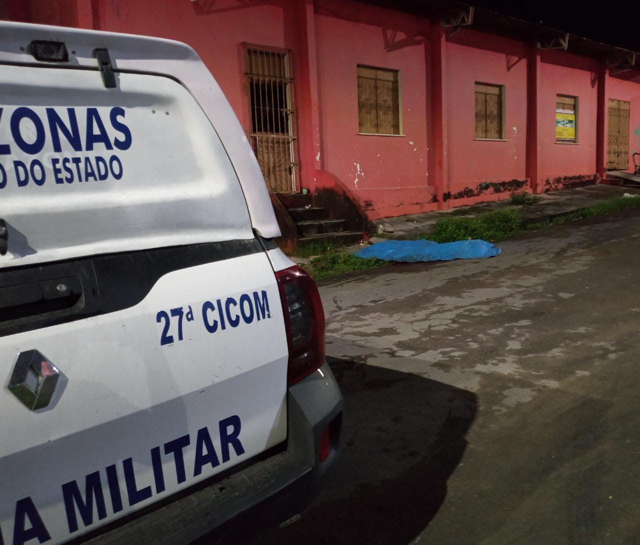 Homem é morto e amigo baleado enquanto soltavam papagaio em Manaus 