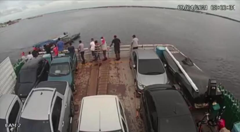 Novo vídeo mostra acidente entre Ferry Boat e canoas em rio no Amazonas