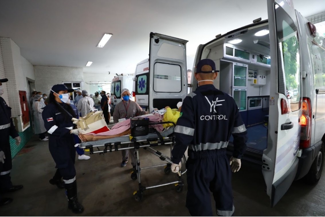 MS esperou agravamento da crise no AM para começar transferir pacientes 