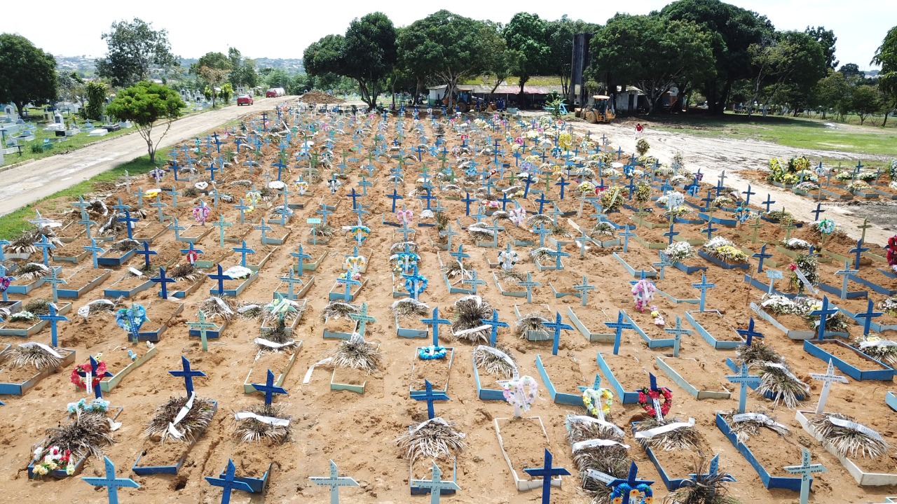Manaus registra 34 sepultamentos nesta segunda 
