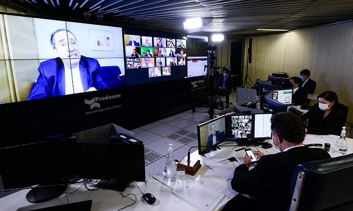 Senado aprova ampliação do teste do pezinho no SUS